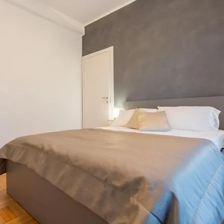 Italstay - Disciplini Apartment -10 Min Dal Duomo Milan Exterior photo