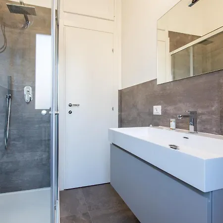 Italstay - Disciplini Apartment -10 Min Dal Duomo Milan Exterior photo