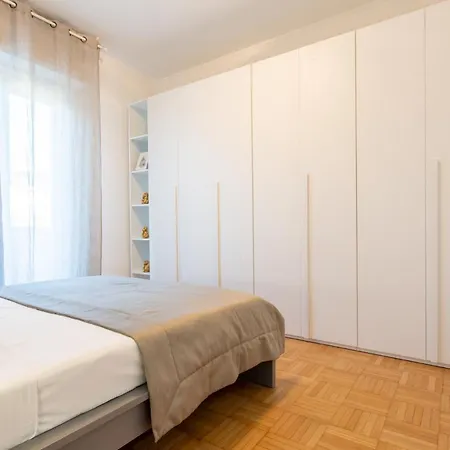 Italstay - Disciplini Apartment -10 Min Dal Duomo Milan Exterior photo
